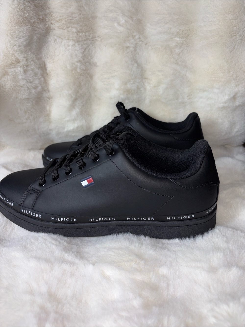 Tommy Hilfiger Black Low-Top Logo Sneakers with Flag Accent